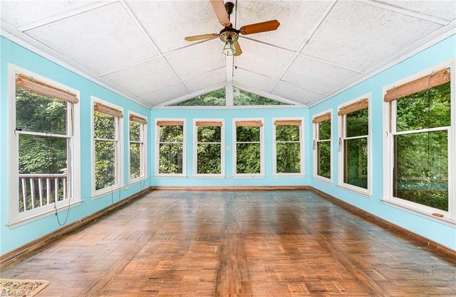 4325 Rosebriar Lane, Winston-salem, NC 27106