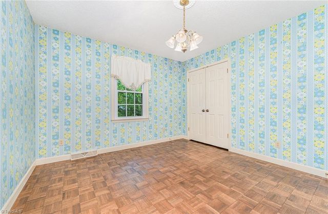 4325 Rosebriar Lane, Winston-salem, NC 27106