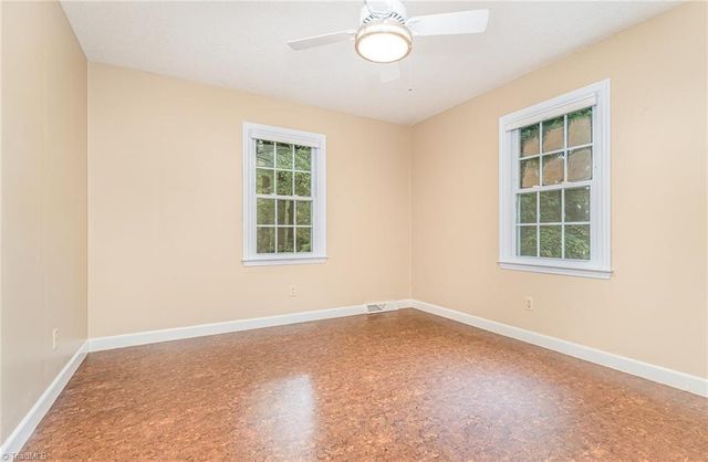 4325 Rosebriar Lane, Winston-salem, NC 27106