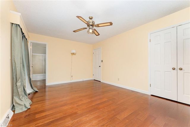 4325 Rosebriar Lane, Winston-salem, NC 27106