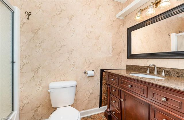 4325 Rosebriar Lane, Winston-salem, NC 27106