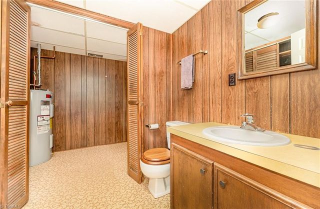 4325 Rosebriar Lane, Winston-salem, NC 27106