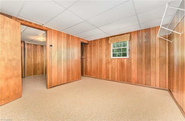 4325 Rosebriar Lane, Winston-salem, NC 27106