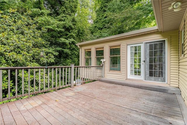 4325 Rosebriar Lane, Winston-salem, NC 27106