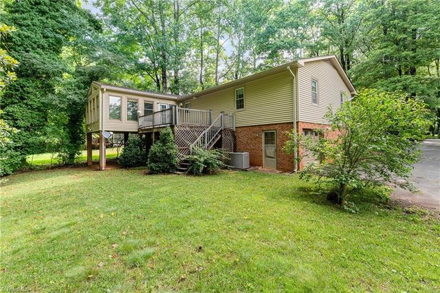 4325 Rosebriar Lane, Winston-salem, NC 27106