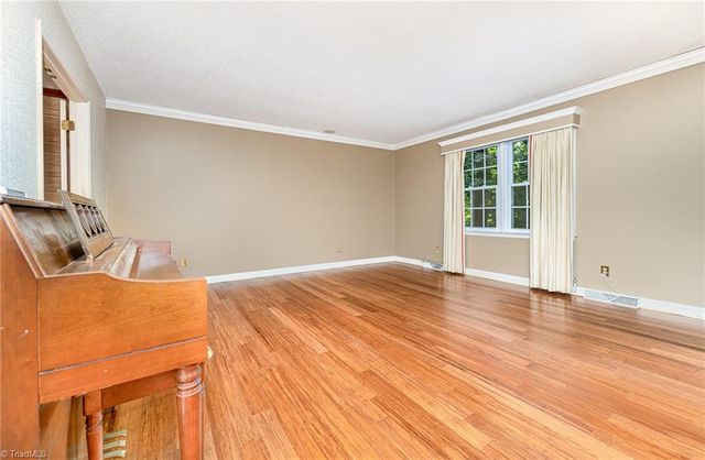 4325 Rosebriar Lane, Winston-salem, NC 27106