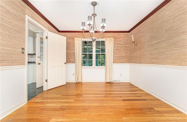 4325 Rosebriar Lane, Winston-salem, NC 27106