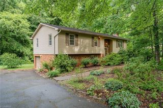 4325 Rosebriar Lane, Winston-salem, NC 27106