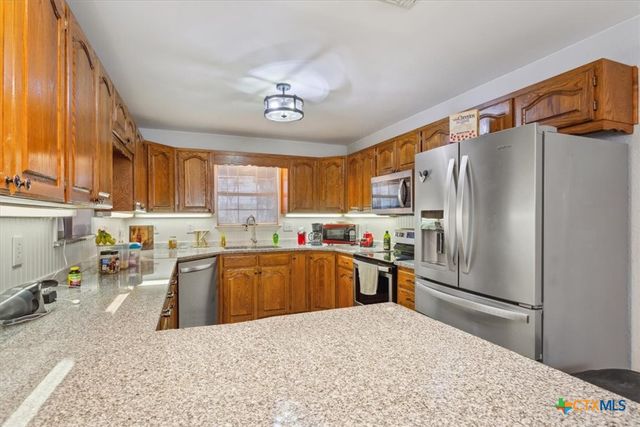 8 W Aztec Lane, Belton, TX 76513