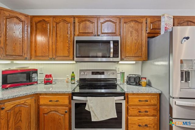 8 W Aztec Lane, Belton, TX 76513