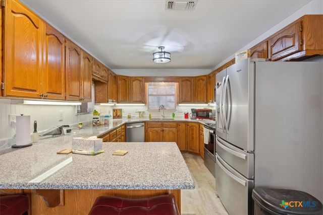 8 W Aztec Lane, Belton, TX 76513