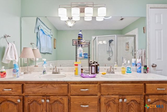 8 W Aztec Lane, Belton, TX 76513