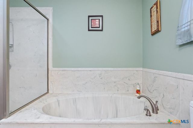 8 W Aztec Lane, Belton, TX 76513