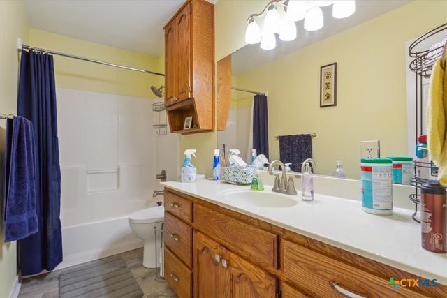 8 W Aztec Lane, Belton, TX 76513