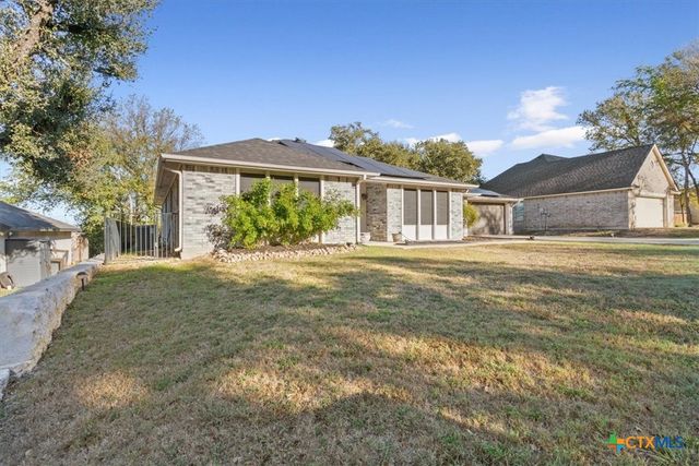 8 W Aztec Lane, Belton, TX 76513