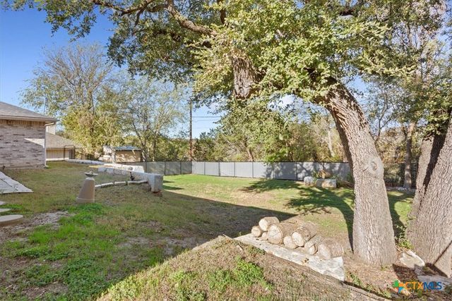 8 W Aztec Lane, Belton, TX 76513