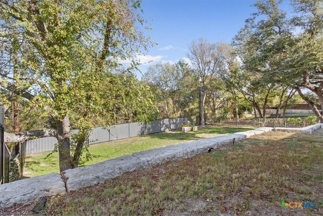 8 W Aztec Lane, Belton, TX 76513