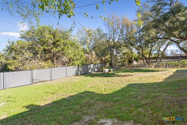 8 W Aztec Lane, Belton, TX 76513