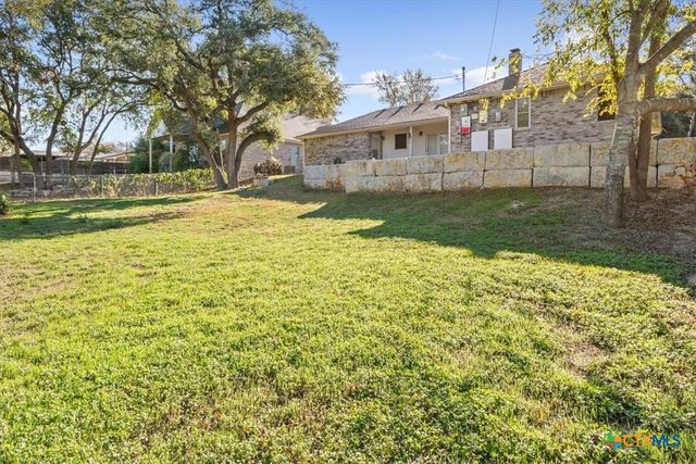 8 W Aztec Lane, Belton, TX 76513