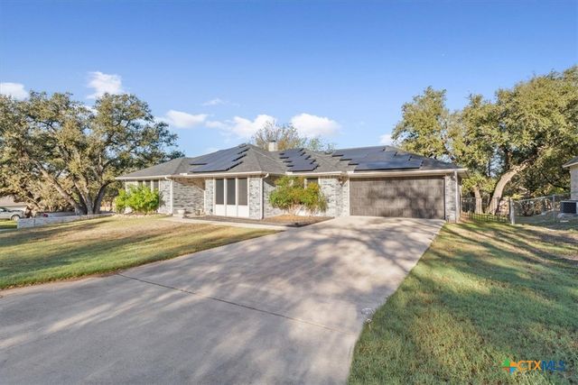 8 W Aztec Lane, Belton, TX 76513