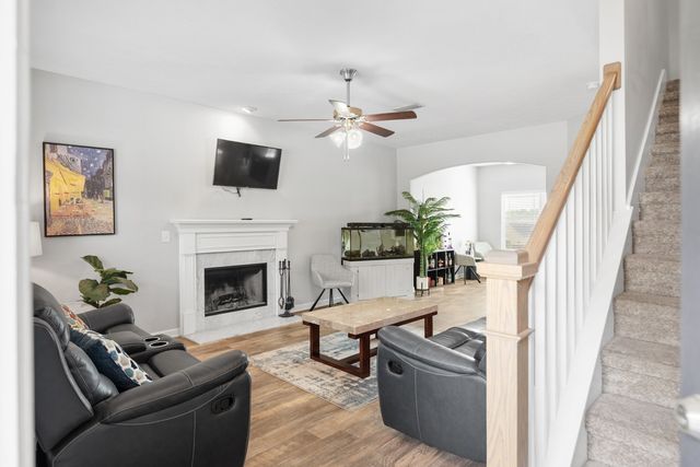 1304 Busiris Dr, Hermitage, TN 37076