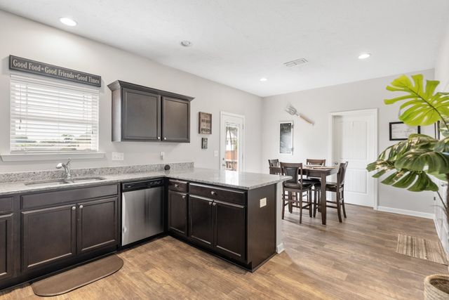 1304 Busiris Dr, Hermitage, TN 37076