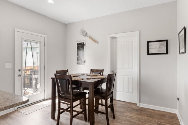 1304 Busiris Dr, Hermitage, TN 37076