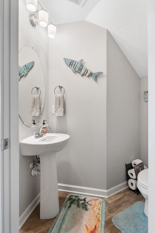 1304 Busiris Dr, Hermitage, TN 37076