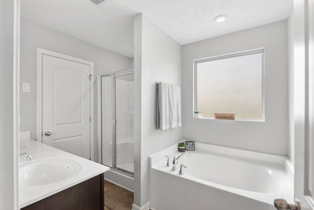 1304 Busiris Dr, Hermitage, TN 37076