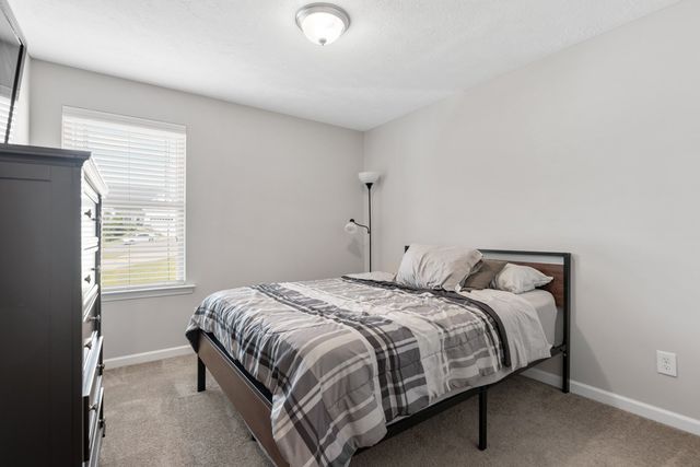 1304 Busiris Dr, Hermitage, TN 37076