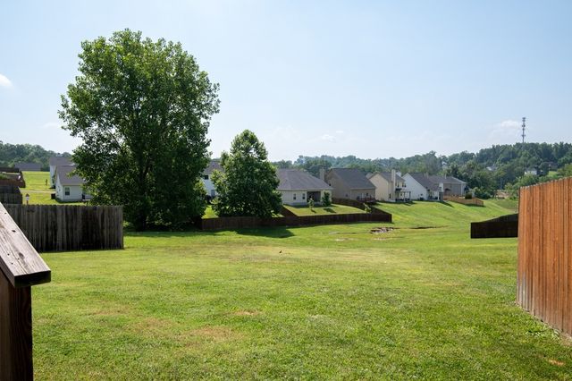 1304 Busiris Dr, Hermitage, TN 37076