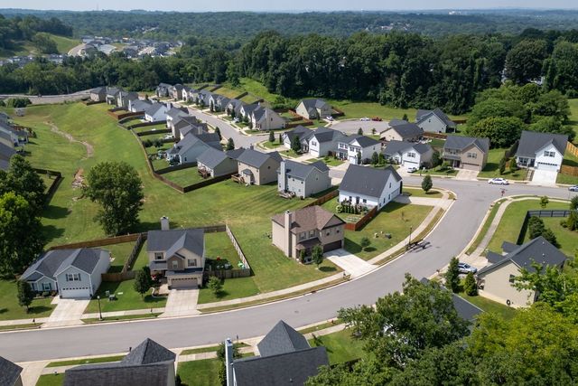 1304 Busiris Dr, Hermitage, TN 37076