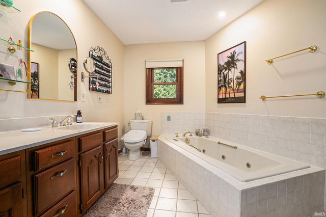 51436 Turnwood Lane, Granger, IN 46530