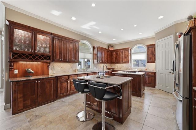 1608 NW Sunridge Drive, Blue Springs, MO 64015