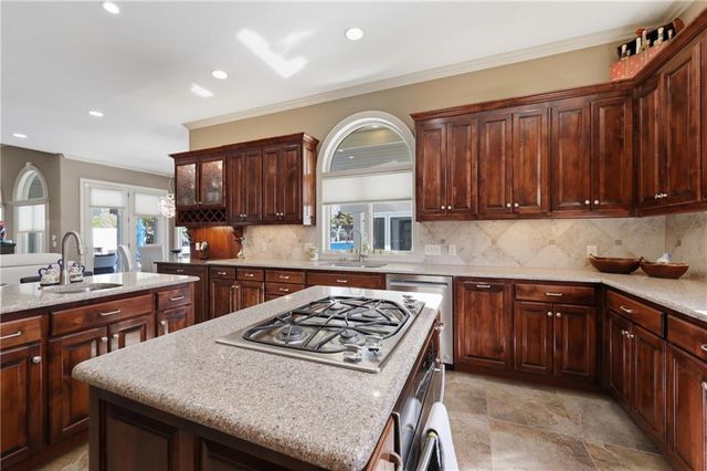 1608 NW Sunridge Drive, Blue Springs, MO 64015