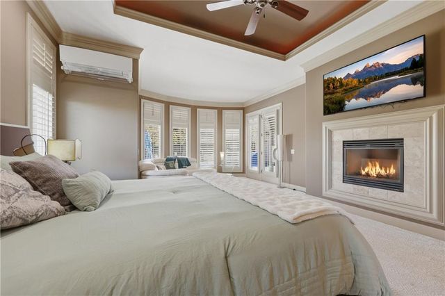 1608 NW Sunridge Drive, Blue Springs, MO 64015