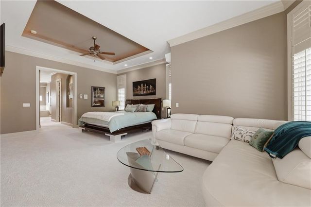 1608 NW Sunridge Drive, Blue Springs, MO 64015