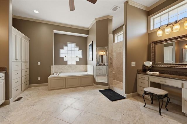 1608 NW Sunridge Drive, Blue Springs, MO 64015