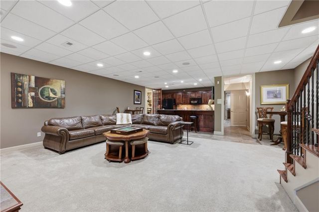 1608 NW Sunridge Drive, Blue Springs, MO 64015