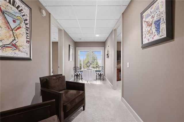 1608 NW Sunridge Drive, Blue Springs, MO 64015