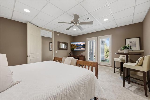 1608 NW Sunridge Drive, Blue Springs, MO 64015