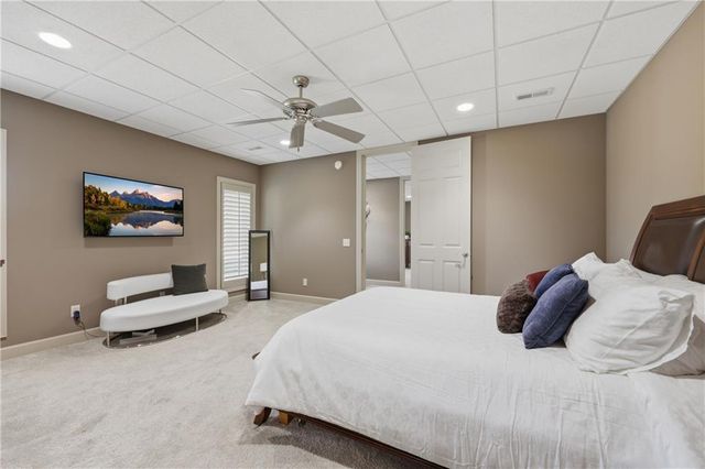 1608 NW Sunridge Drive, Blue Springs, MO 64015