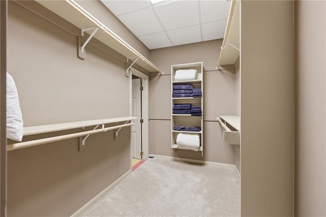 1608 NW Sunridge Drive, Blue Springs, MO 64015