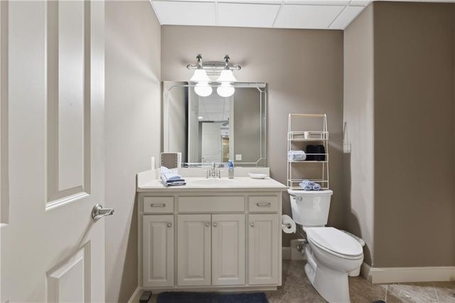 1608 NW Sunridge Drive, Blue Springs, MO 64015