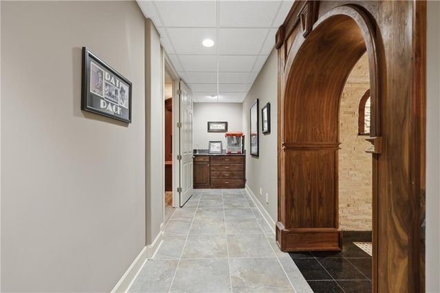 1608 NW Sunridge Drive, Blue Springs, MO 64015