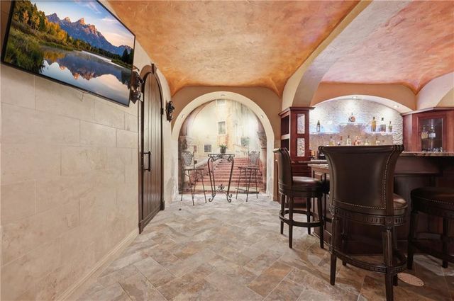 1608 NW Sunridge Drive, Blue Springs, MO 64015