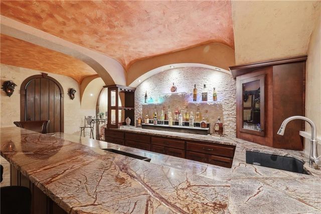 1608 NW Sunridge Drive, Blue Springs, MO 64015