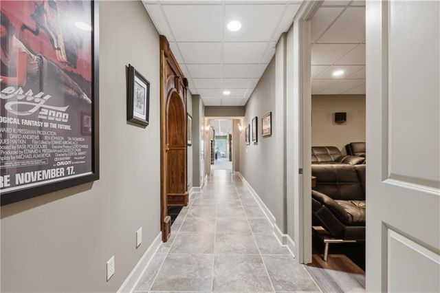 1608 NW Sunridge Drive, Blue Springs, MO 64015