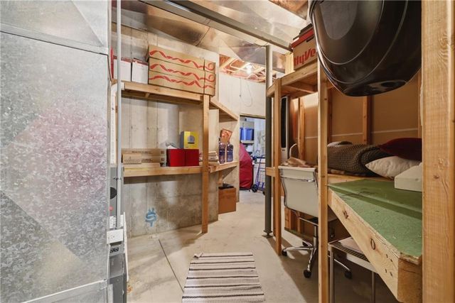 1608 NW Sunridge Drive, Blue Springs, MO 64015