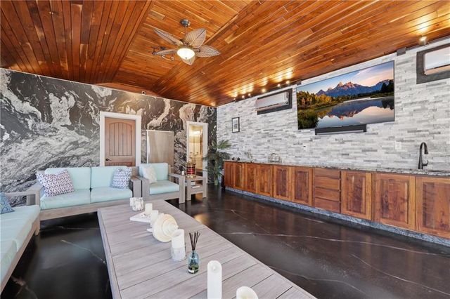 1608 NW Sunridge Drive, Blue Springs, MO 64015